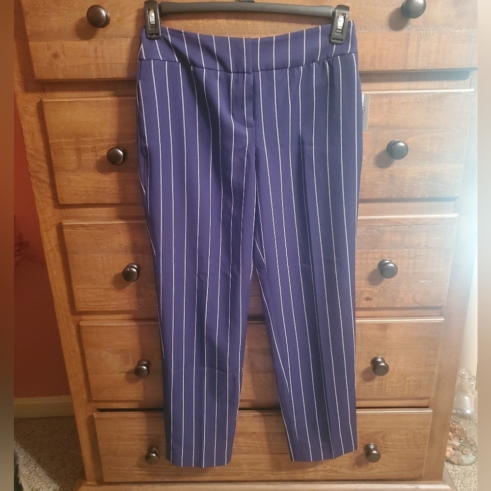 Kasper NWT Navy and White Pin Striped Dress Pants.  2P.